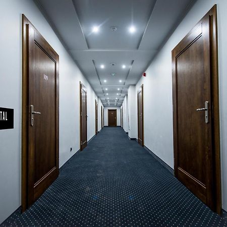 Janikowo Hotel Crystal מראה חיצוני תמונה
