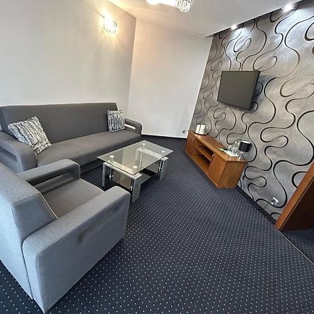 Janikowo Hotel Crystal מראה חיצוני תמונה