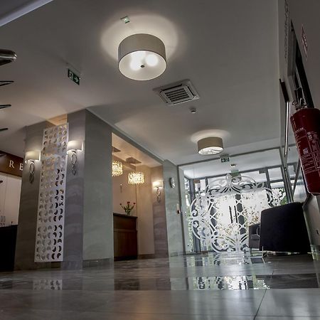 Janikowo Hotel Crystal מראה חיצוני תמונה